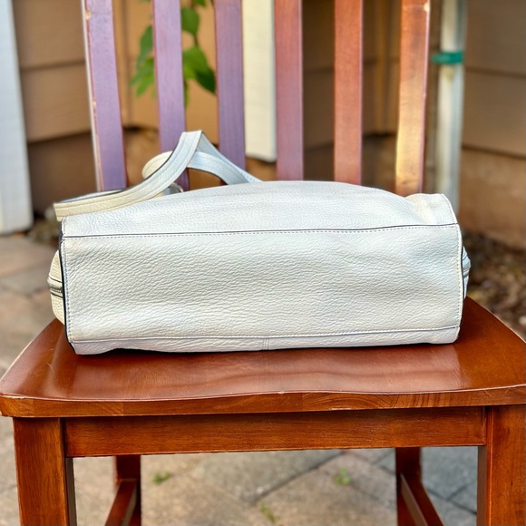 Vince Camuto Aylif Zip Gusset Leather Tote Bag - Picture 9 of 14